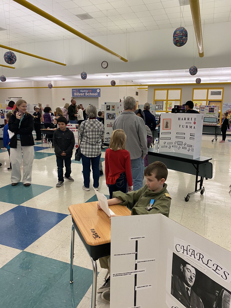 MishoeAngie's tweet photo. More from BLES 3rd grade GT wax museum. https://t.co/4oZet5M1QL