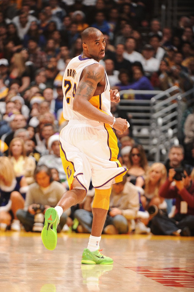 nike 270 react grey and pink