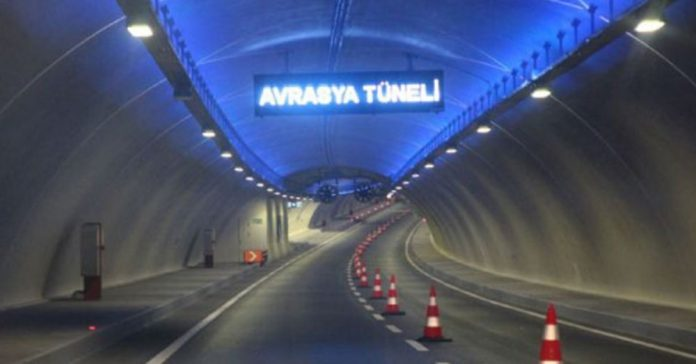 MDeutschlandMed's tweet photo. Avrasya Tüneli geçiş ücretlerine yüzde 56 zam yapıldı
Avrasya Tüneli geçiş ücreti 1 Şubat itibariyle otomobiller için 36,40 TL, minibüsler için ise 54,70 oldu.

Bu sabah İstanbullu düşünsün...

Sahi Enflasyon yüzde kaç idi ? https://t.co/6749Tv8WLb