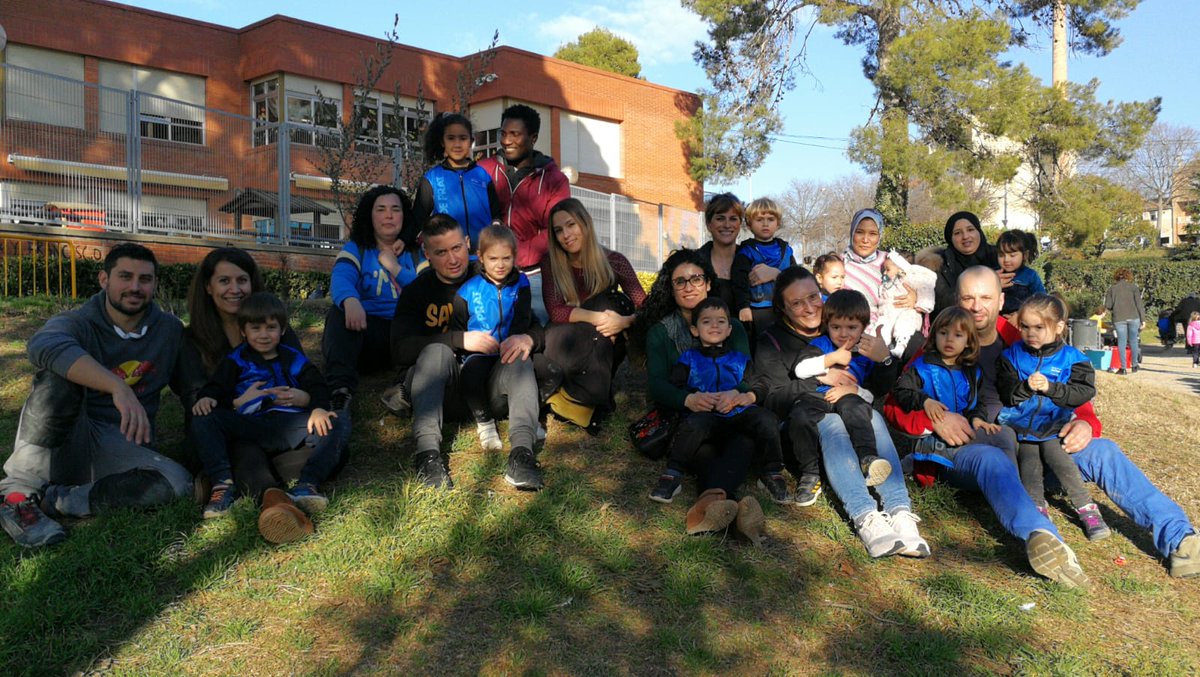OmsidePrat's tweet image. Aquesta tarda tots els nens i nenes d'infantil hem celebrat els aniversaris de desembre i gener al Parc de Sant Ignasi.#omsideprat #juntscompartim #femescola @PedreraFundacio