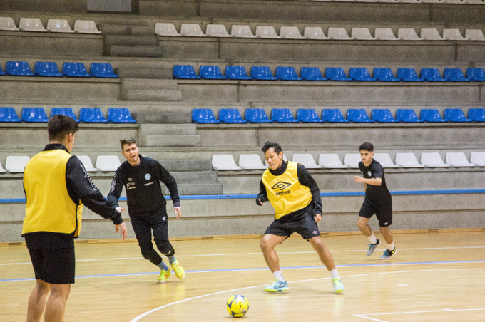FSWeb2008's tweet photo. Luego de la derrota del sábado pasado ante el Soliss FS Talavera en Santa Isabel, el equipo de Santiago no mira hacia atrás y continúa su semana de entrenamiento para agregar puntos y así abandonar la zona baja de la tabla. https://t.co/wiY0FFP38X