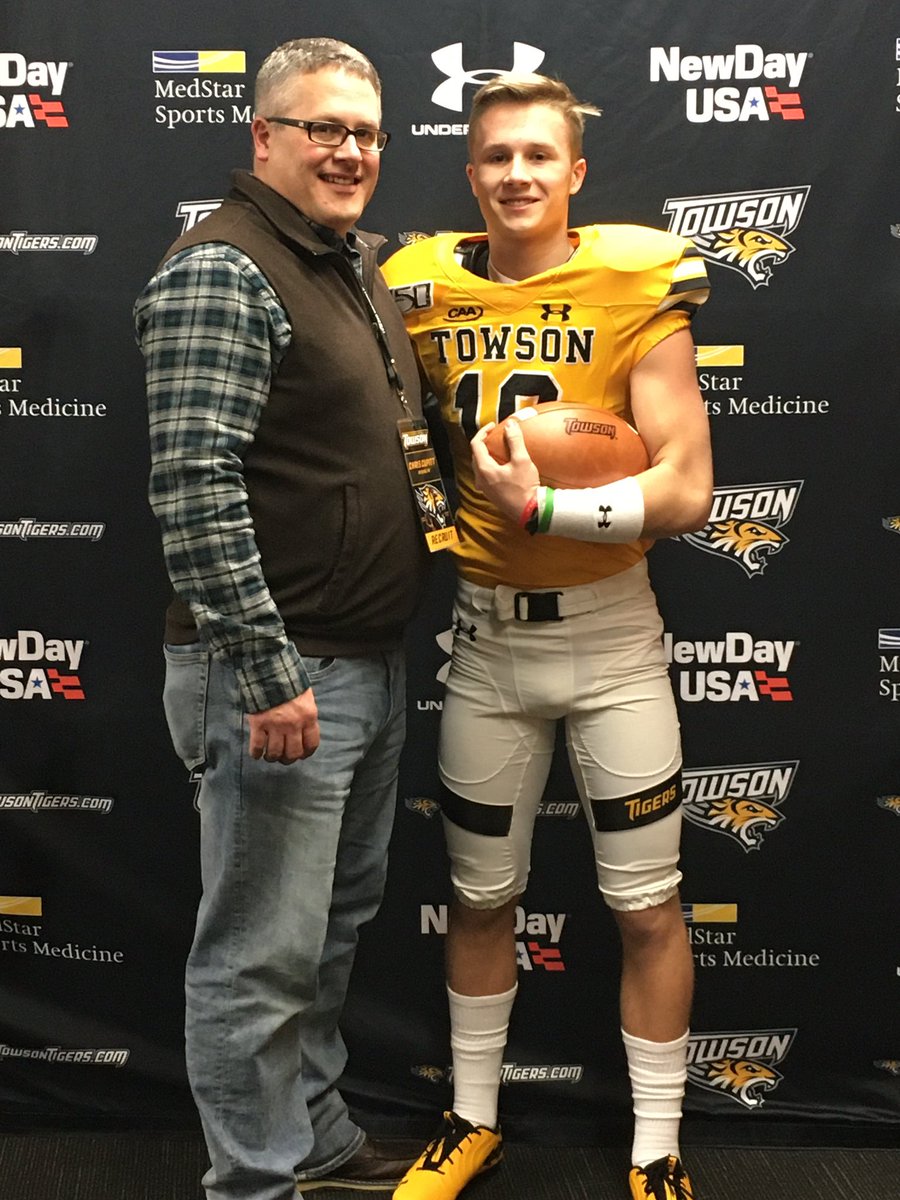 jpcupitt19's tweet photo. Beyond blessed to announce that I am 100% committed to Towson University. Thank you @lyndonjohnson19 and @Coach_Ambrose for the great opportunity!! #GoTigers #TmU'24 https://t.co/2IuhStfXLM