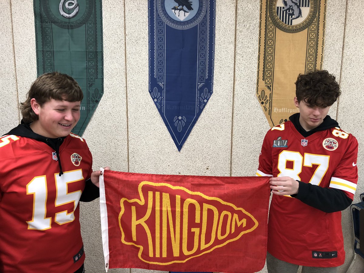 socallawaybands's tweet photo. Itโs #RedFriday in #ChiefsKingdom We canโt wait to cheer on the Chiefs this Sunday #SCband59 #SCMSbands #SCPride20 https://t.co/88Ci2XoNBY