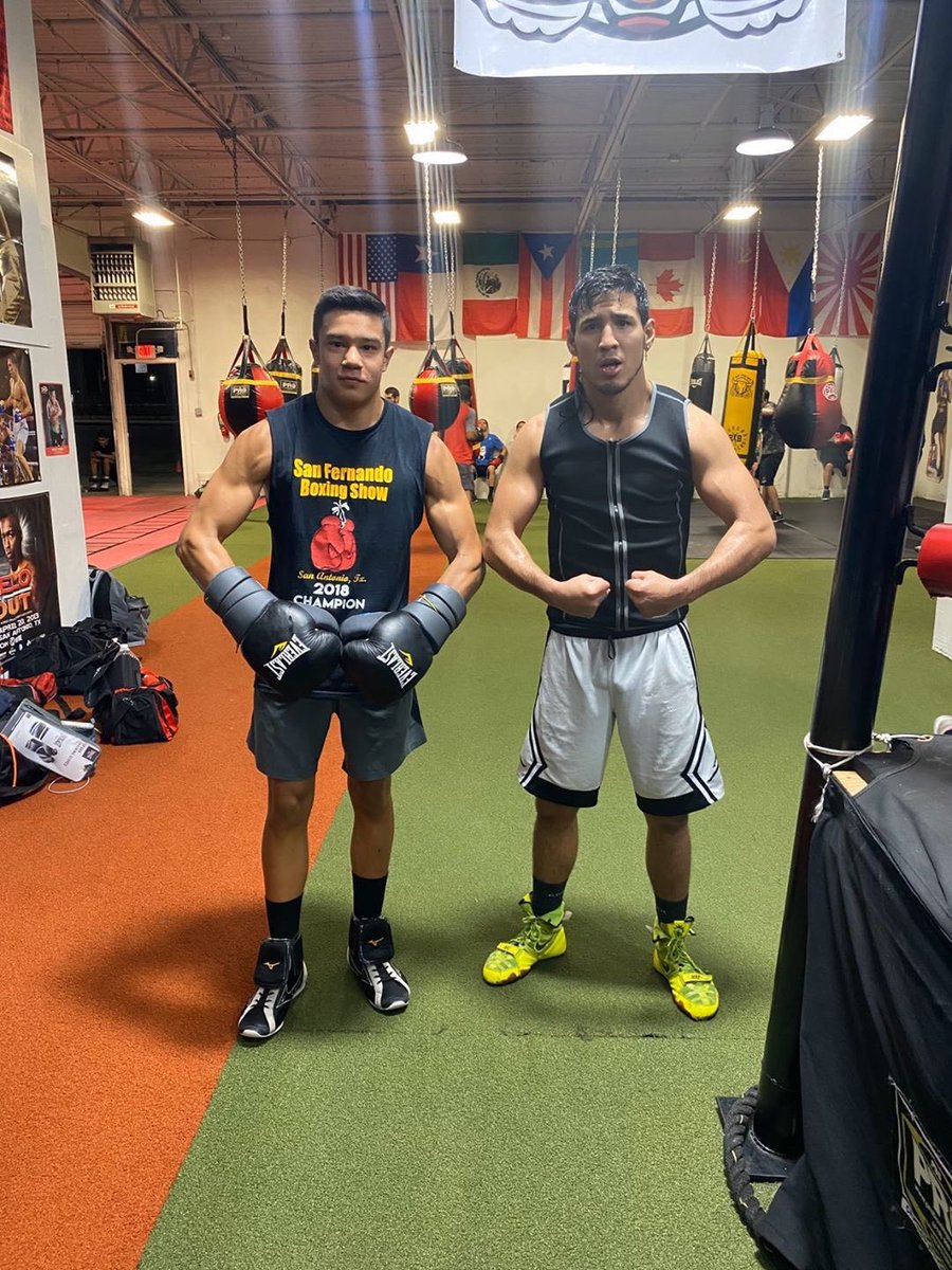 KendoTremendo's tweet image. San Antonio, tx is a hot spot for the boxing world 🥊🌎 the future is so bright I can’t see no more 💫 #ToneCityBoxing #SanAnto #Feb28th #TremendoTakesMiami 🌊 🇵🇷🆚🇲🇽 #AlamoCastaneda My youngins are shady in the ring‼️😈