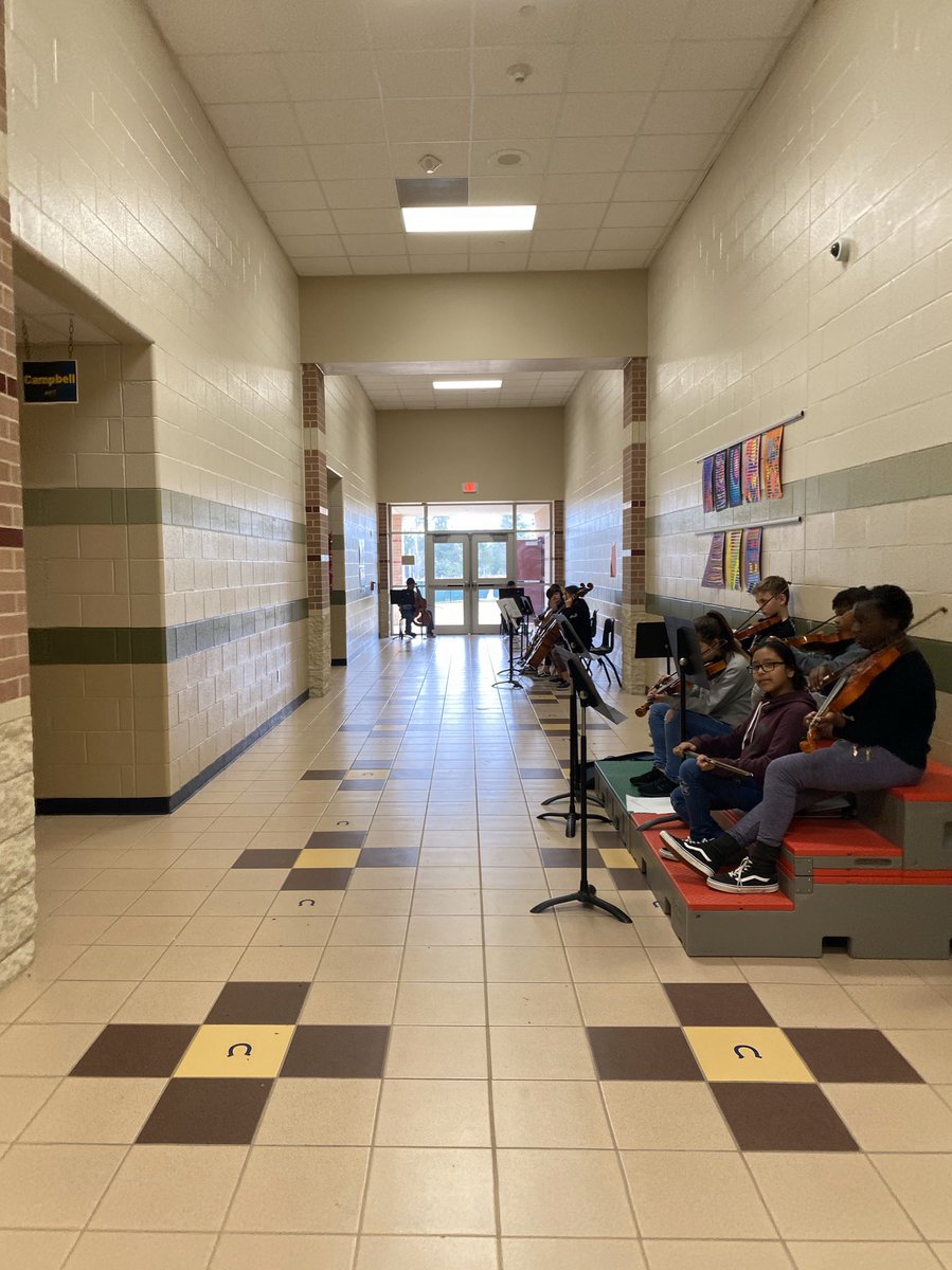 Mrs. Barry’s Orchestra Room! tweet media