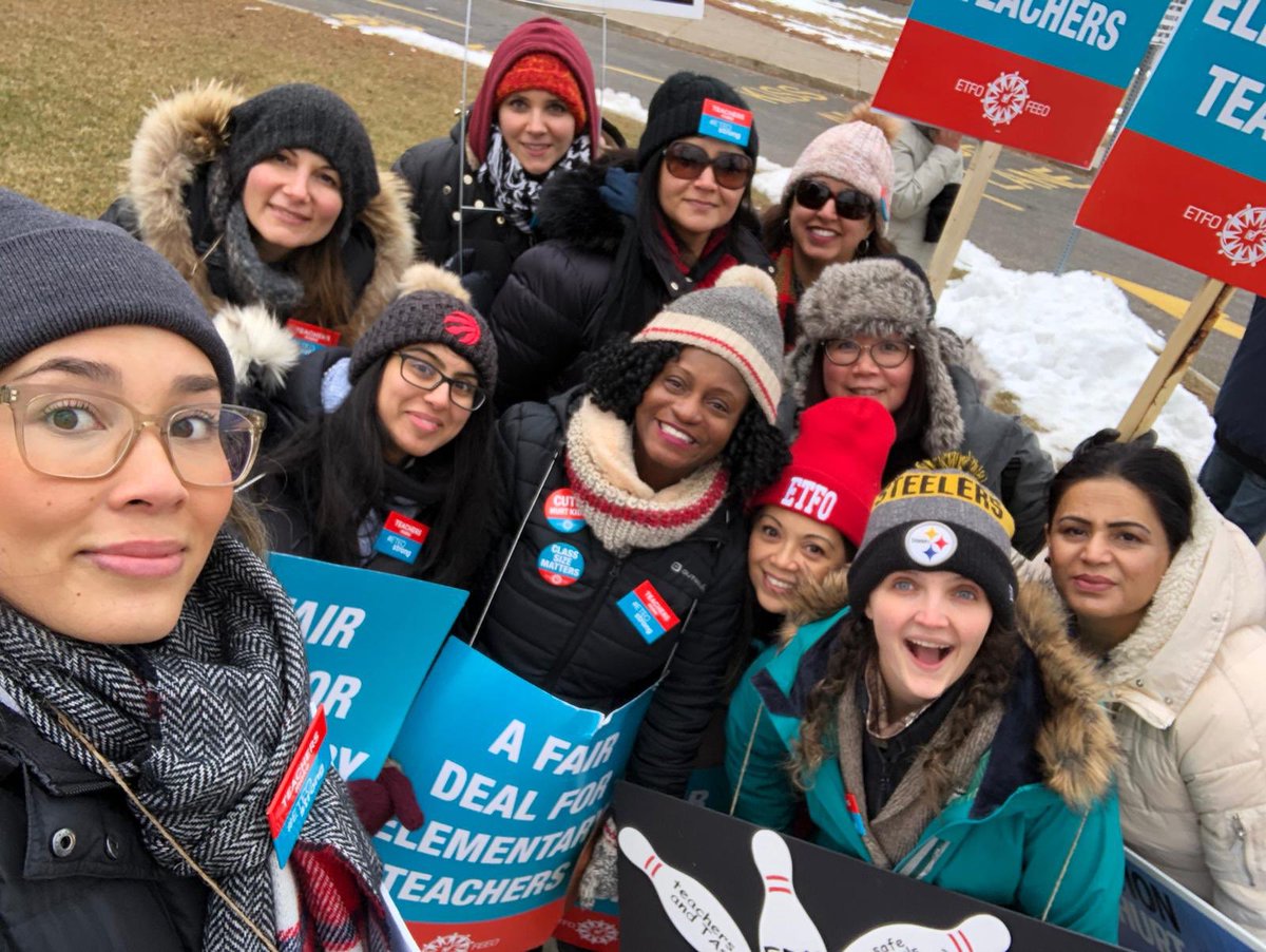 MrsManzoChan's tweet photo. 👊💪 #RedForEd #ETFO #onted #ETFOstrong #CutsHurtKids https://t.co/oG2MIrIjXa