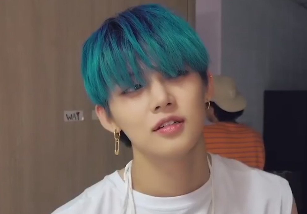 taejunist's tweet photo. #yeonbin college social media au

in which soobin and yeonjun, best friends for 5 years until they gradually grew apart after soobin came out halfway through high school, meet again and reconnect on soobin's first day of college. https://t.co/HGwOZE2mub