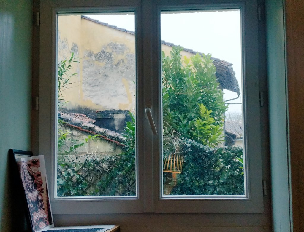 #angoulemefestival day 2: or the best breakfast I ever had. I ended up drawing food a lot more today than anything else. Also pictures of our very beautiful very remote airbnb 
(I swear we also looked at lots of comic stuffs) 