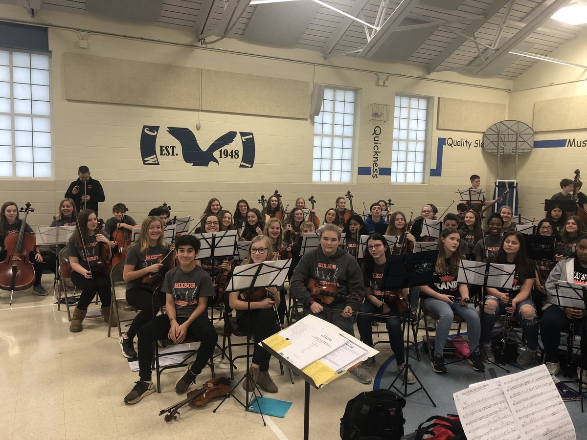 HixsonOrchestra's tweet image. Had so much fun with the 8th grade orchestra touring the WG elementary schools today! #JoinStrings!