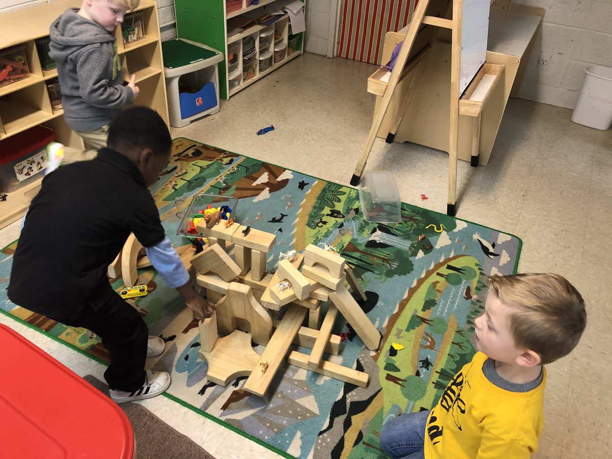hannahmfischer's tweet photo. Pre-K stays SO busy, and we love every minute of it! While some students practice critical foundational literacy skills with our fabulous assistant, Ms. Yoki, others express creativity & build things like this awesome animal habitat!๐งฑ๐ฏ๐ธ๐๐@StarkvilleSD #SparkExcellence #PreK https://t.co/2AUHkEVR4C