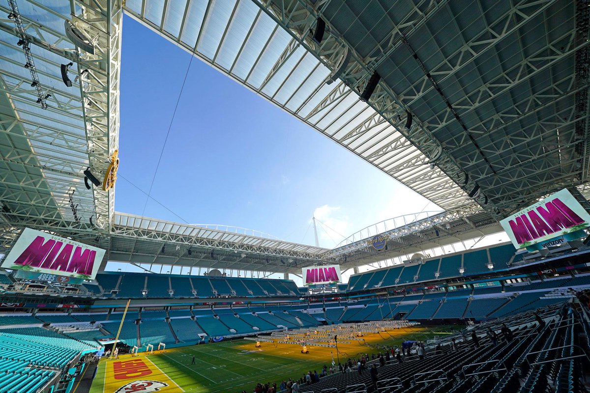Super Bowl LIV, played in the Hard Rock Stadium, aims to be zero waste. Centerplate is working toward this goal by switching to aluminium cups, compostable food containers, and donating uneaten prepared food will be donated. <a href="/NatGeo/">National Geographic</a> ow.ly/brZl1028nD3