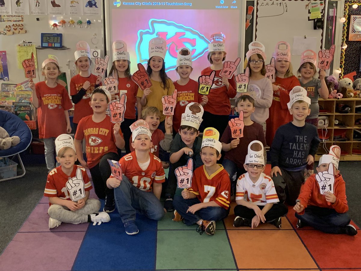 capper2teach's tweet image. A day full of #ChiefsKingdom math and reading activities for this group.
