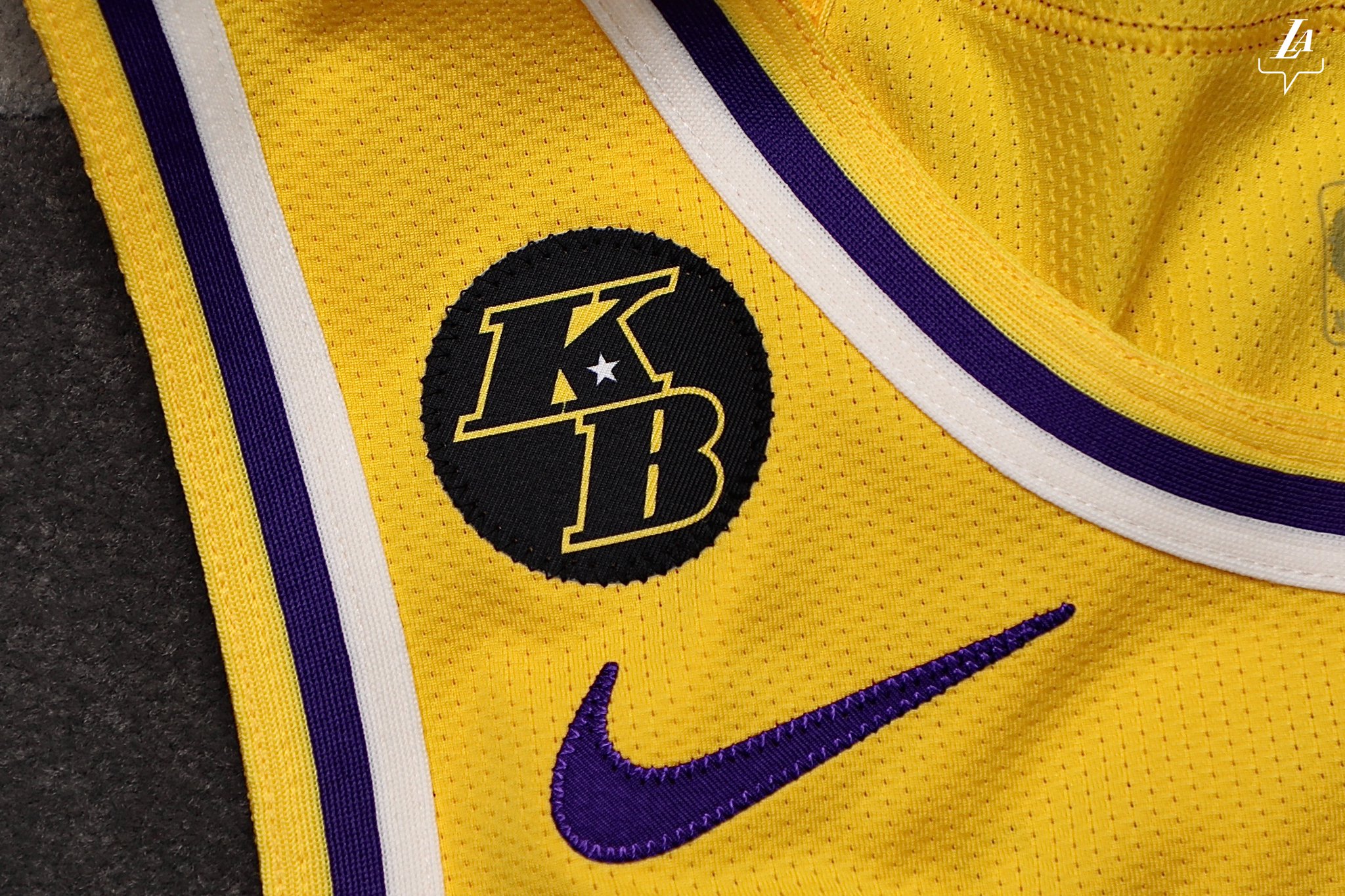 An Artist Replicated Kobe Bryant's Lakers Jersey Using Flowers