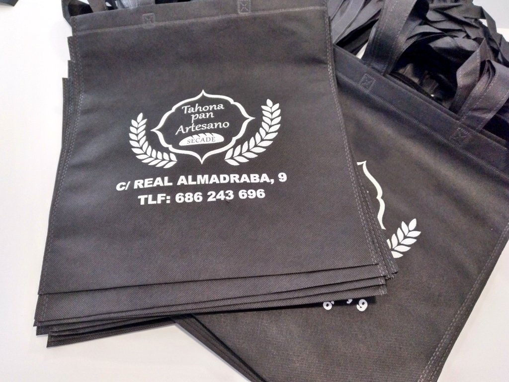 Megralum's tweet photo. Bolsas con asas económicas personalizadas. https://t.co/sYAtUhnZLP