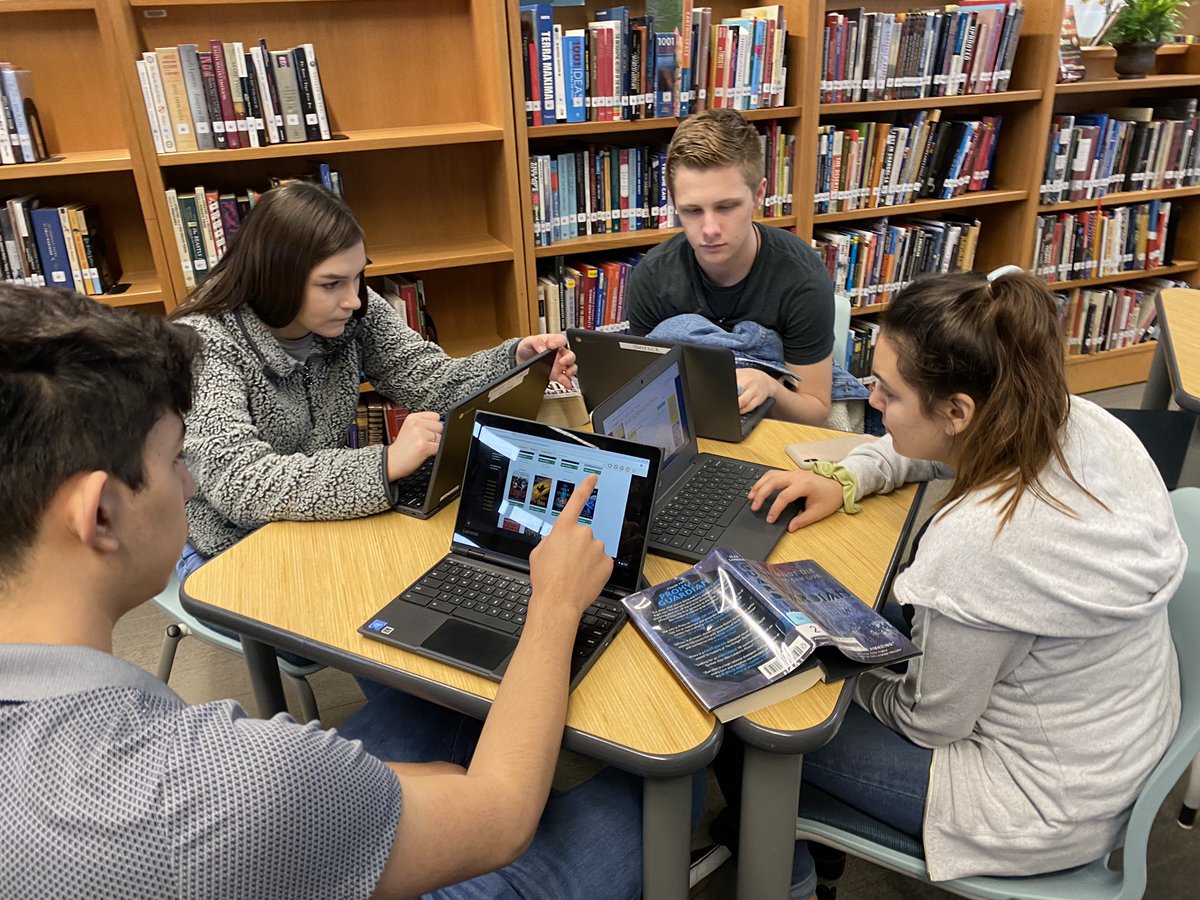 hshpilc's tweet photo. Goodreads and book checkouts with Ms. Riojas’s class! Perfect Friday! Our Phoenix have their weekend all “booked” #hshpilc #PhoenixReaders https://t.co/6GDGHDcEED