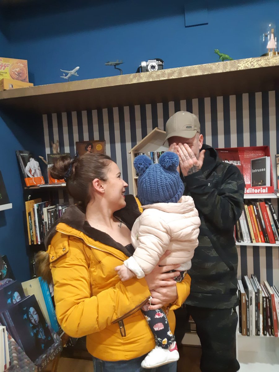 lauradf90's tweet photo. Grande @yozatu, no me cansaré de seguirte, y hoy junto a mi pequeña, la verá cuando sea mayor :) https://t.co/CMckY99Lfk