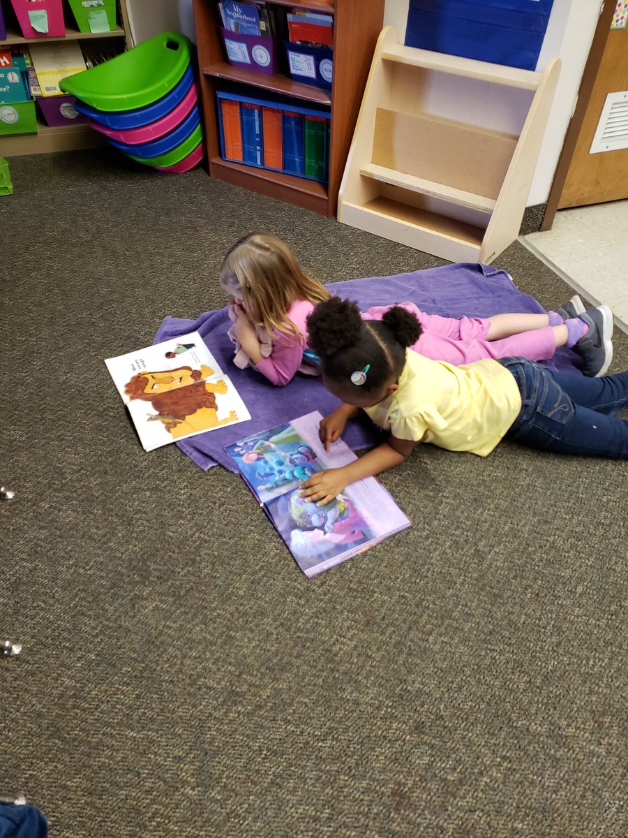 m_rowe's tweet photo. Literacy Week Fun! Ss have fun reading by the campfire in their PJ's! @CBosse_HES  @CitrusSchools #LiteracyWeek2020 #1stgradereaders https://t.co/YPsD2nA0Nu