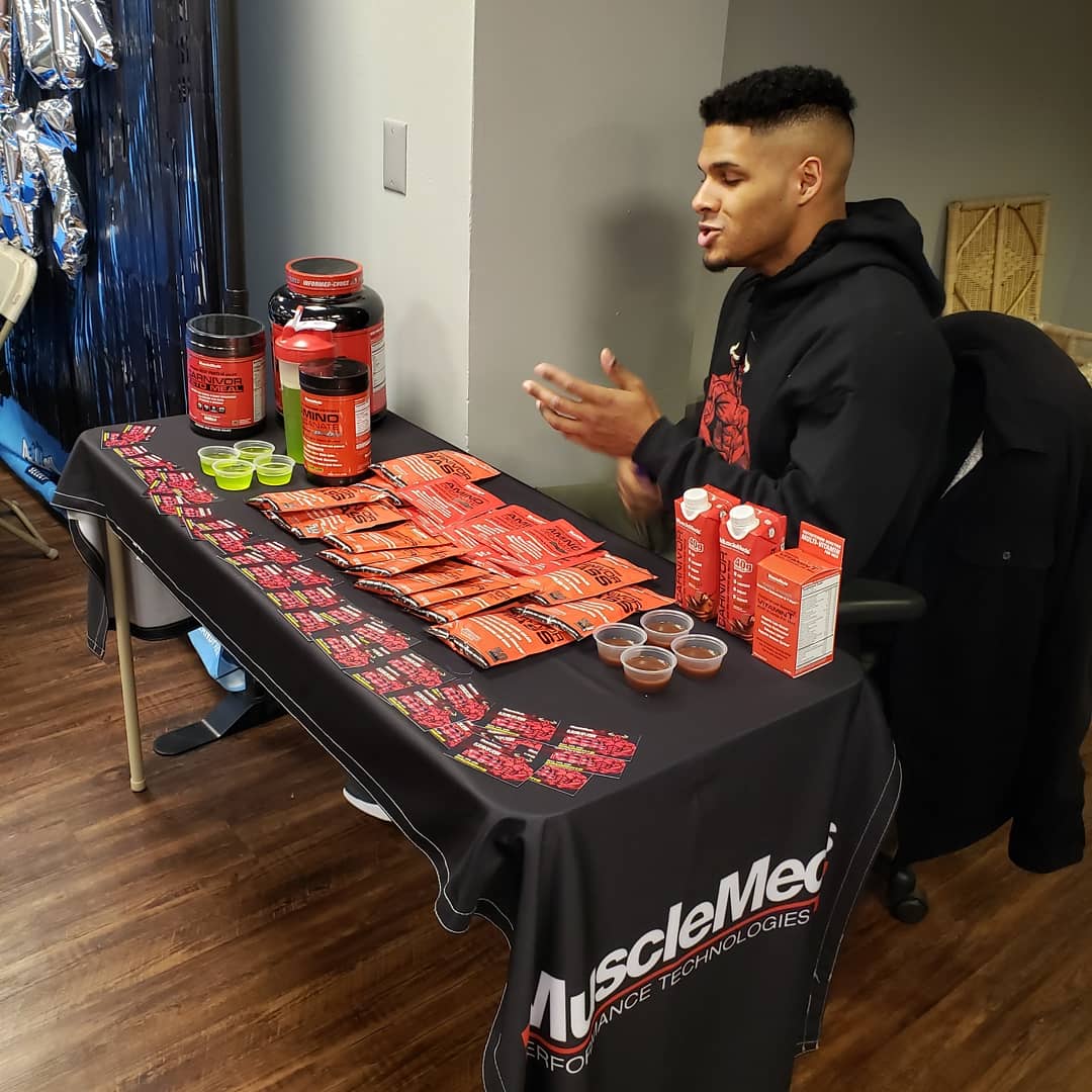 rocksolidkm's tweet photo. Out at Crunch Midland Park helping out our partners in the MMA game! Thank you Muscle Meds/Carnivor for all your support!
#carnivorprotein #musclemeds #beefprotien #beefbuildsmuscle #teamcarnivormma #crunchfitness #crunchmidlandpark #91classesaweek #rocksolidfightclub https://t.co/QckOb0YBYD