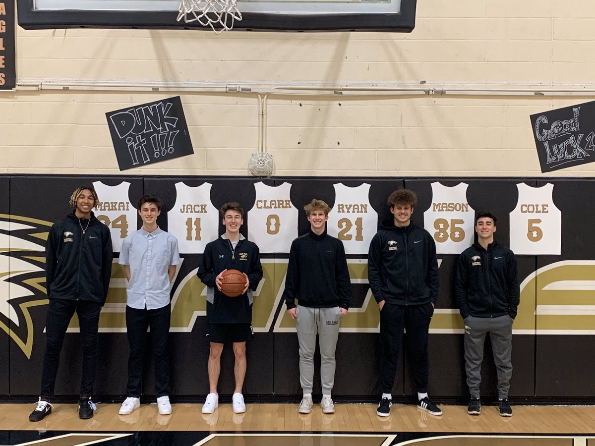 Ophsbbasketball's tweet photo. π Senior Night! 7:00 pm in the Bird Cage! #ophoops @MattyK31 @vcspreps @TheAcornSports https://t.co/UoeOmVxfG4