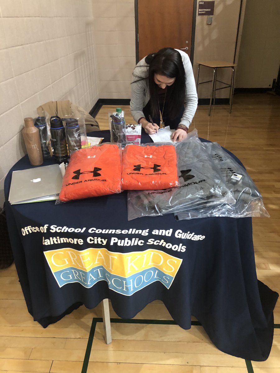 SuzieWesh's tweet photo. @BaltCitySchools seniors! Weβre still #FAFSAflexing πͺ!!
The College and Career Readiness office is giving away free #UnderArmour gear to seniors who have completed their FAFSA! Check us out at the Poly vs Dunbar game tonight! ππ₯@TKyttle https://t.co/n2ztSIYTWp