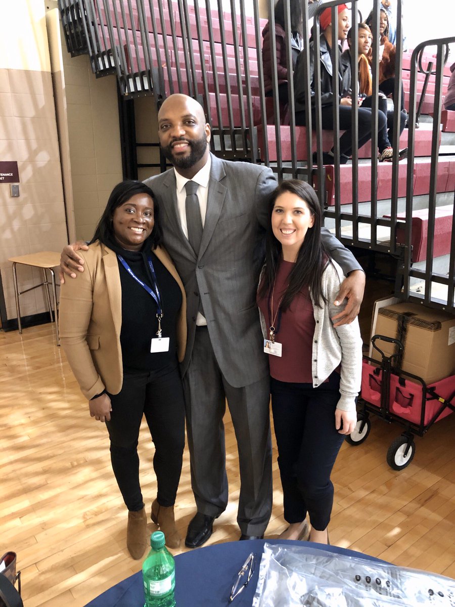 SuzieWesh's tweet photo. @BaltCitySchools seniors! Weβre still #FAFSAflexing πͺ!!
The College and Career Readiness office is giving away free #UnderArmour gear to seniors who have completed their FAFSA! Check us out at the Poly vs Dunbar game tonight! ππ₯@TKyttle https://t.co/n2ztSIYTWp