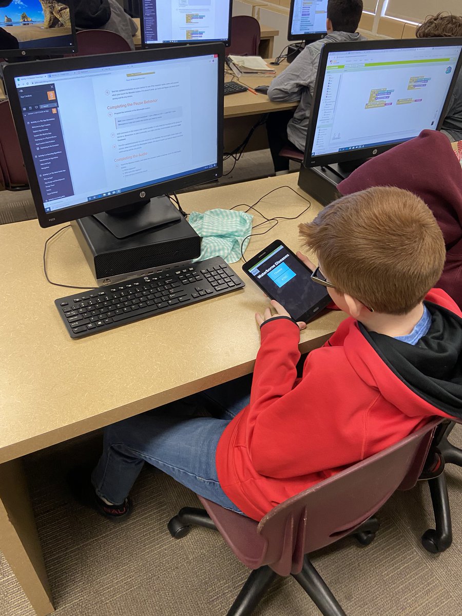 LRMSWildcats's tweet photo. 7th graders writing code to create an app which defines and lists characteristics of viruses. #WeAreLR https://t.co/lkKoDzapp3