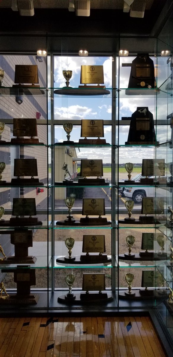 IWasAtTheGame's tweet photo. Whole lotta #OKPreps GOLD in the trophy case here at the Dale Gymnasium.   21 Baseball (Spring &amp; Fall), 7 Girls hoops and  10 Football (Fast &amp; Slow Pitch)

@PiratesDale
@dalepirates https://t.co/Vvk1fY9kl2