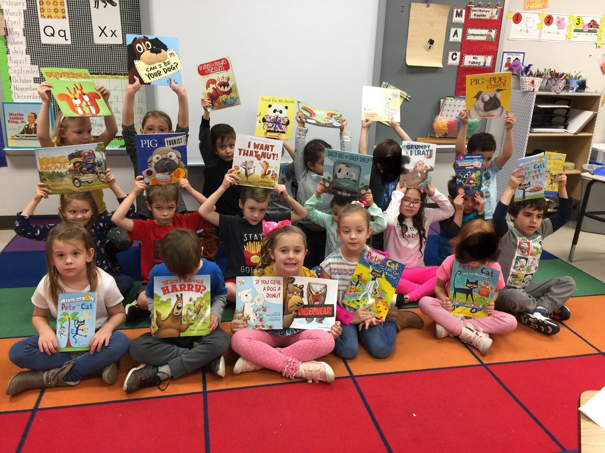 willluvkinder's tweet photo. Thanks to the parents who donated their coins to our class to buy books! We were able to get 20 new books for the class to enjoy😁⁦@bearbranchelem⁩ #bbe_beyourbest https://t.co/0BKl8wIHG0