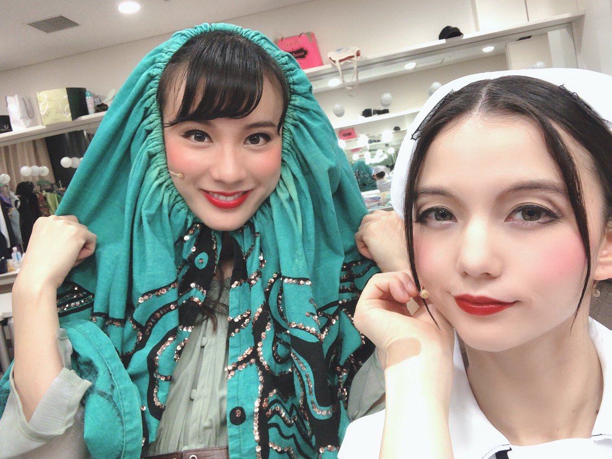 エリザベス マリー A Twitter キレイ 本日46 47公演目です 残り3回 キレイ14でも一緒だった中根 お洋服可愛かっ たから真似して色違い買った