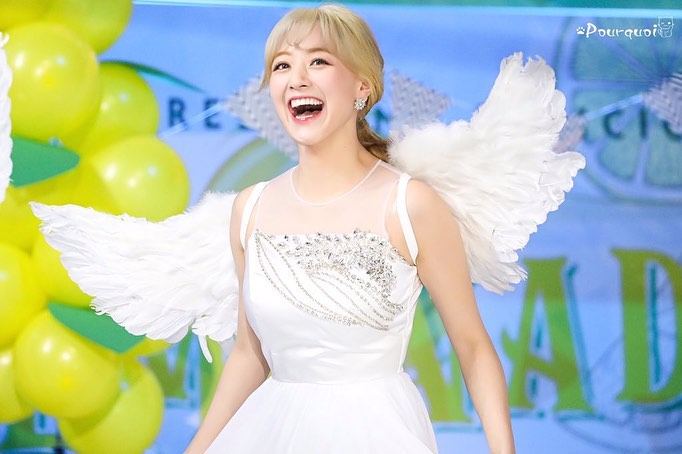 LaysaM77's tweet photo. #HappyJIHYOday #OurPreciousJihyo  #GetLoudForJIHYO
uma grande líder,e uma das melhores vocalistas...Jihyo...ela está sempre dando o melhor de si.Jihyo vc merece o mundo,mas o mundo n te merece.
Divirta-se no seu aniversário Jihyoo,happy Jihyo day.
a tmb dona de um sorriso lindo https://t.co/XIH90viIpU