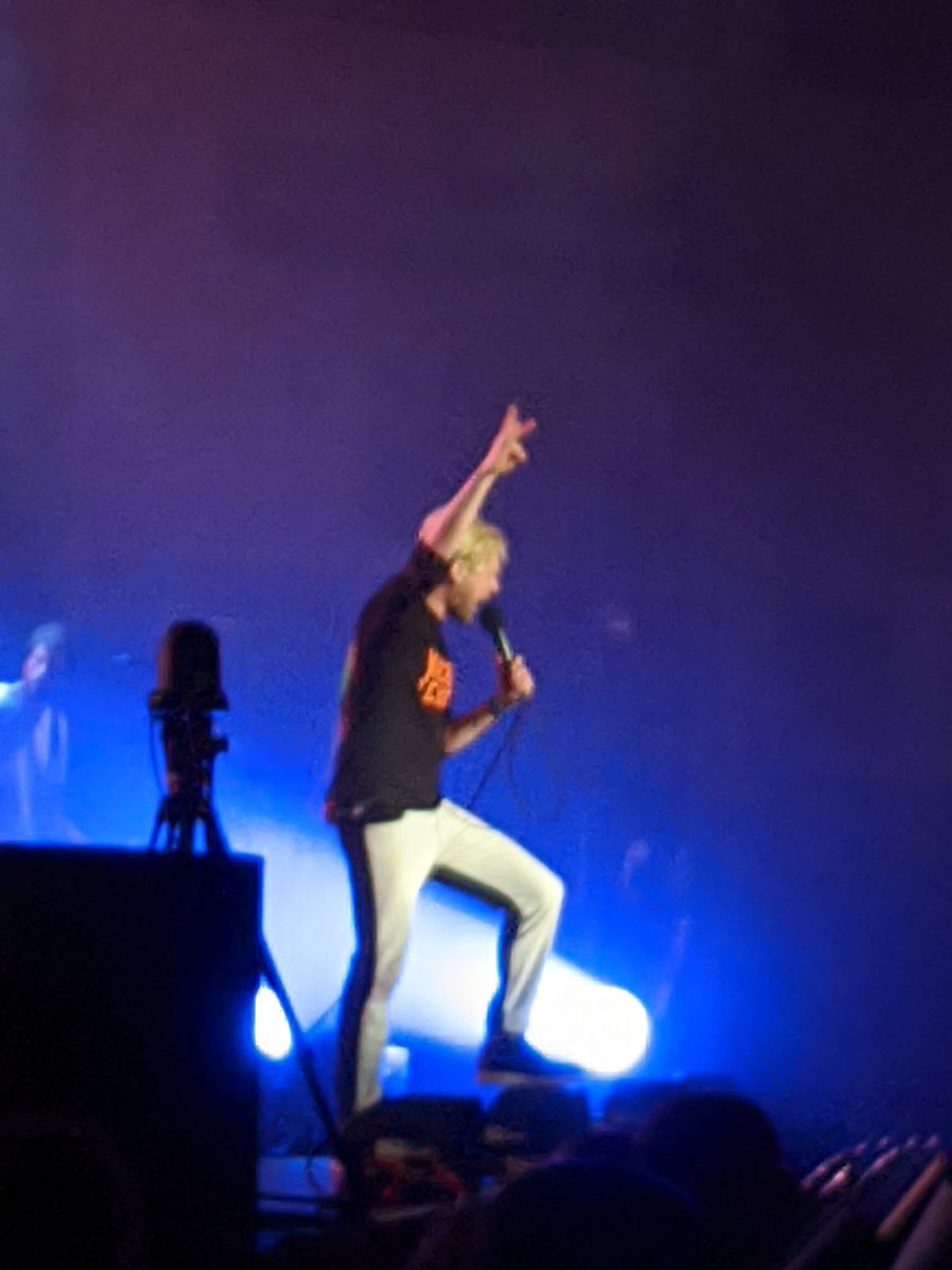 The_Proof_Gate's tweet photo. @KaiserChiefs fab night in Cardiff https://t.co/amZ3npspPb