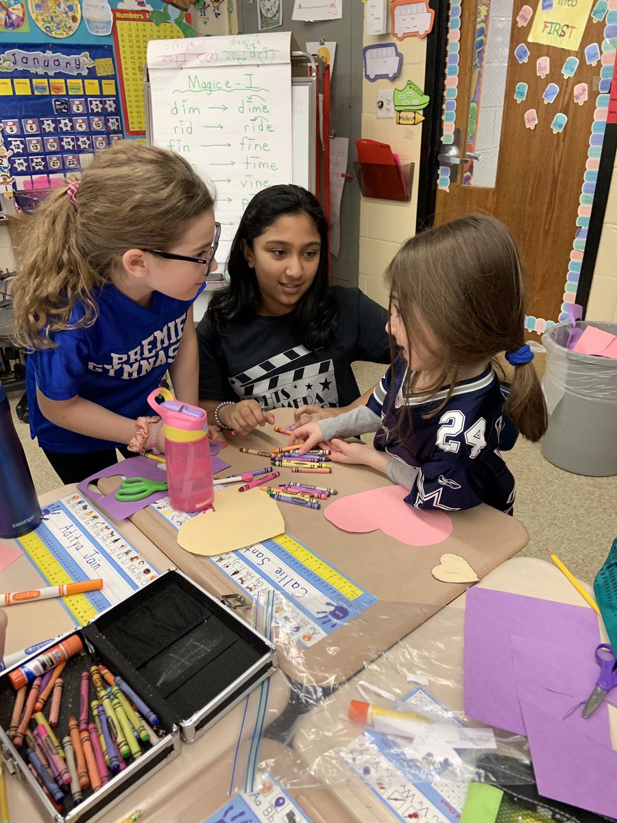 LanieRonner's tweet photo. Doing a Valentine’s Day caring activity with your 4th grade buddy class is always fun!  Thanks Miss Stampone’s class.@schirratigers https://t.co/btpqJqP6Tp