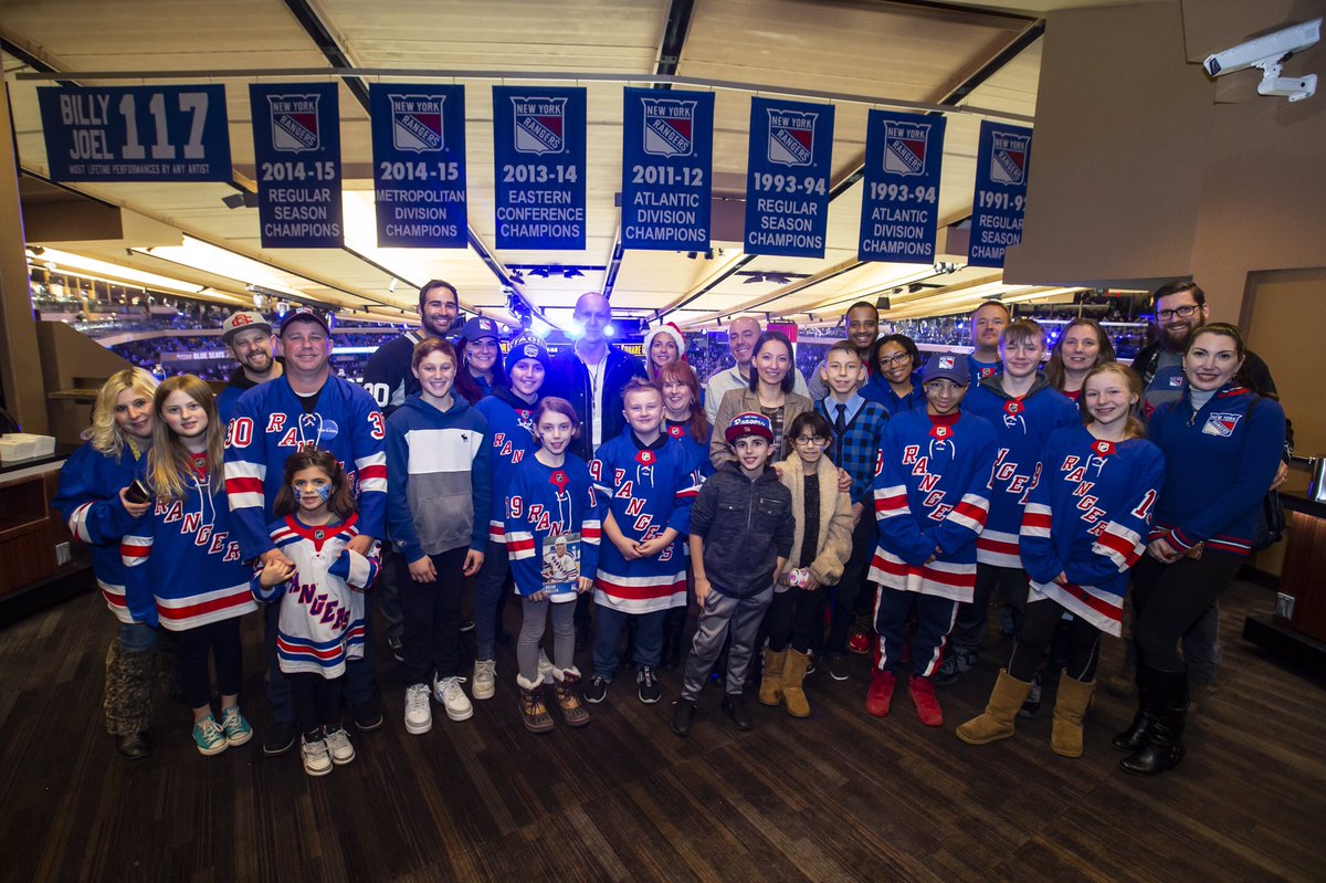 gardenofdreams's tweet photo. #FBF Last month, our @gardenofdreams youth and families enjoyed @NYRangers #GDFNight with #NYR Brian Mullen from Henrik’s Crease thanks to @HLundqvistFDN ! #LGR https://t.co/8x9RxTrXFg