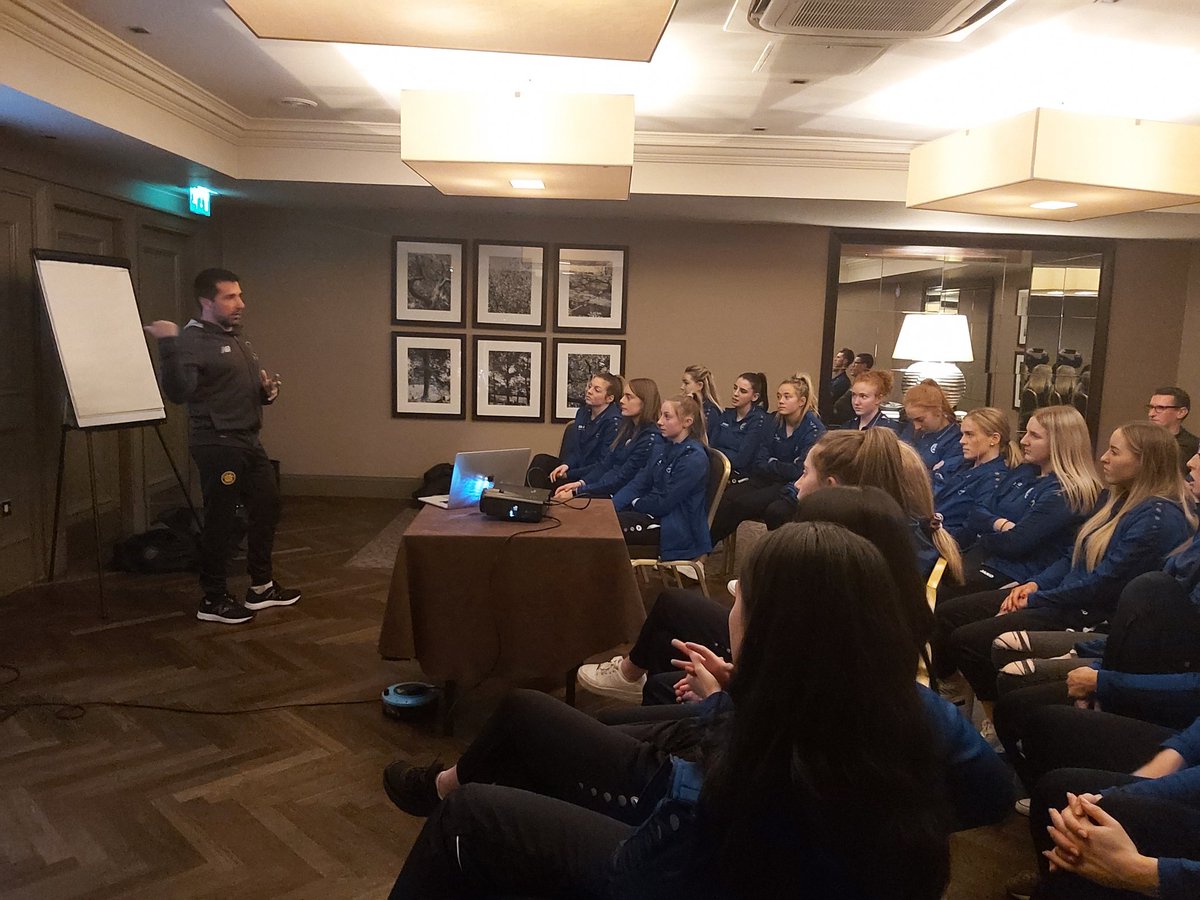 DLRWaves tweet media