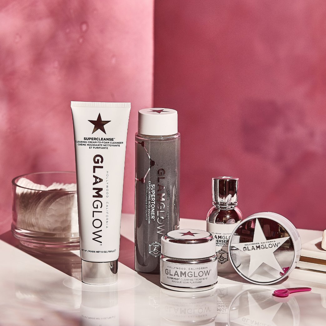 glamglow's tweet photo. Starting line up from left to right.
🌟#SUPERCLEANSE
🖤#SUPERTONER
🏈#SUPERMUD
🏅#SUPERSERUM
🏆#SUPERMATTIFY
Name your star player? GO! 👇🏽 https://t.co/8HKex4q4n5