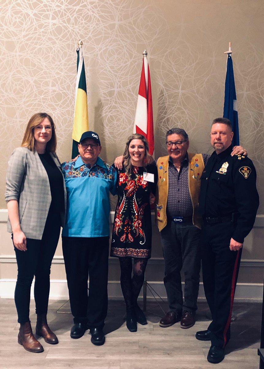 It was an absolute honour to speak about early brain development at the Métis Nation Early Leanring and Childcare Gathering.
Strong Métis Nation. 

Thank you @Cooper_Chief for acknowledging the power of early literacy and it’s correlation to lifelong  health and wellbeing!