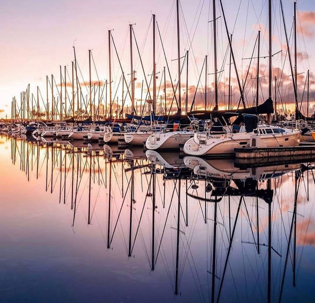 DanaPointHarbor's tweet photo. The Marina at #DPHarbor is showing off again. Guest slips available! Call us at 949.496.6137 📸: @steveruiz.ochomes https://t.co/AyFVEIRfhn