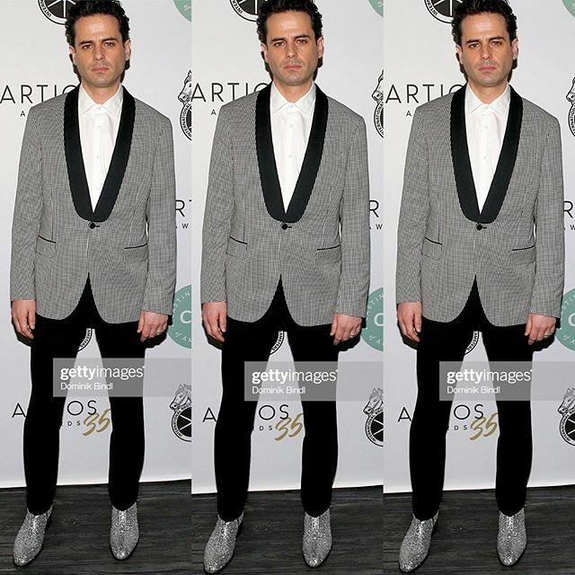 catpope22's tweet photo. #lukekirby wearing @boglioliofficial and @giuseppezanotti last night for the #artiosawards2020 @maiseltv @theonly.agency https://t.co/9HhhhS6ao9 https://t.co/UxvjffkuR5