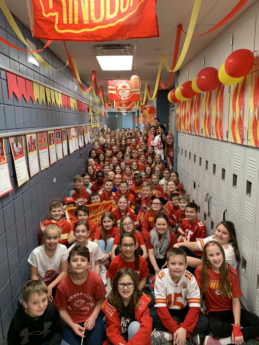 mrsmillermp's tweet photo. RED KINGDOM ❤️💛 #myolatheschools @Chiefs @MP_Principal @olatheschools https://t.co/TfRjk5MtDz