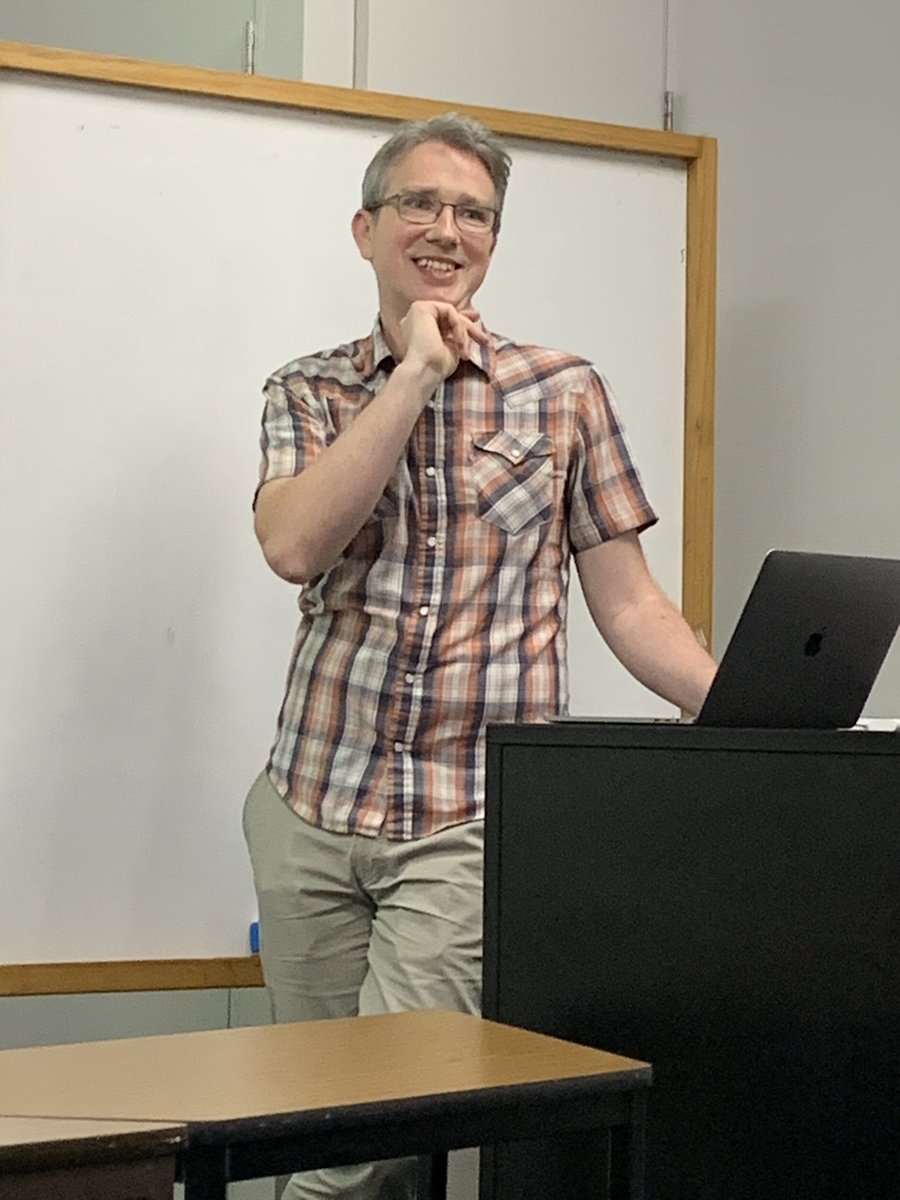 jessborger's tweet photo. Fantastic talk by @ASImmunology visiting speaker @ProfAndrewMac from @OfficialUoM on the role of #dendritic_cells and #macrophages in type2 #inflammation #allergy @CCSMonash. Next stop is @Malaghan_Inst https://t.co/xoT2uDxomT