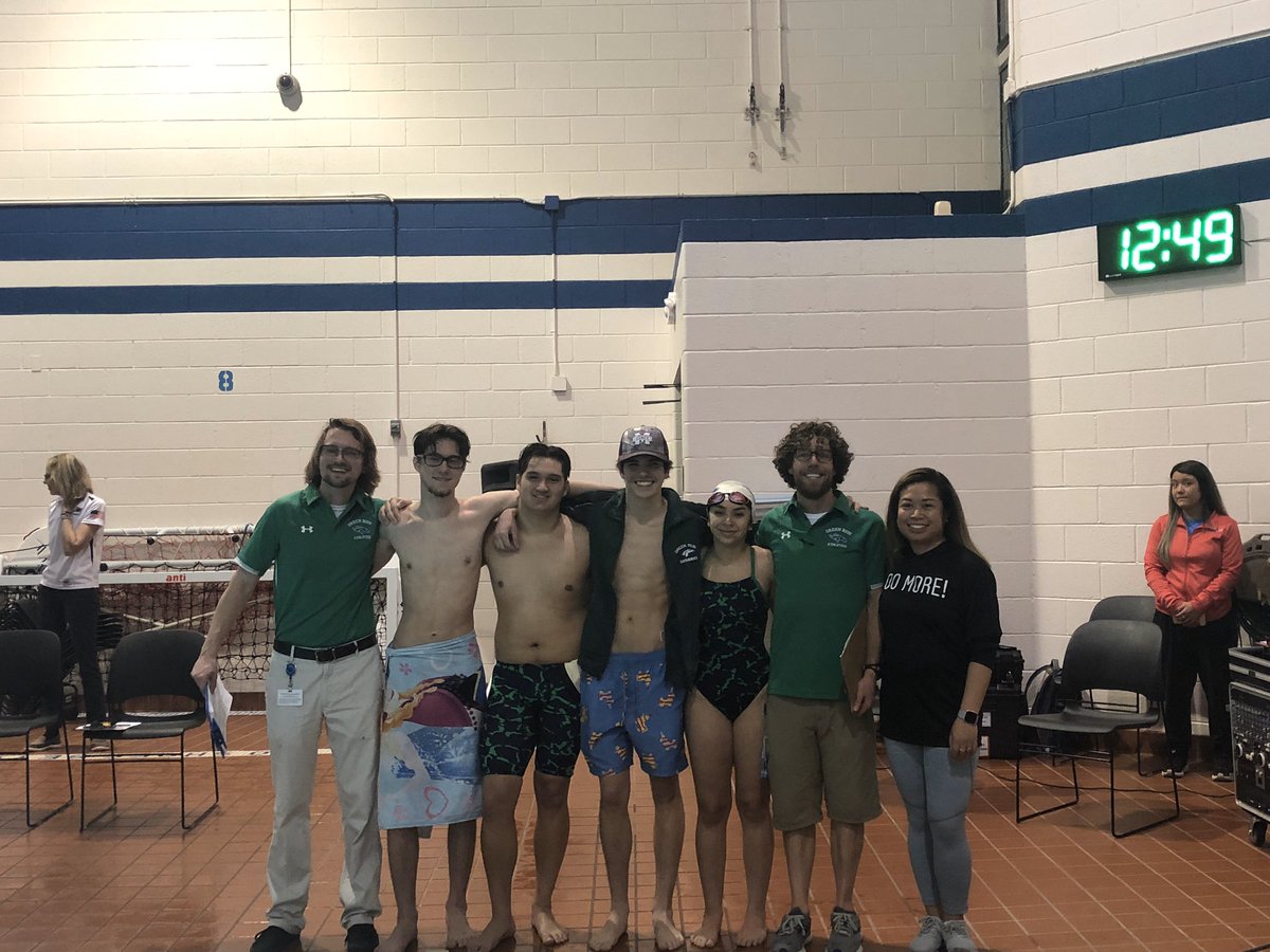 MsRPatricio's tweet photo. Honored to be part of Senior Swim night for @grcollegiate and @GRHS_Stallions while repping @greenrunbball and their Do More gear. #StallionPride #OneCampusOneFamily https://t.co/ifRIGqQqPI