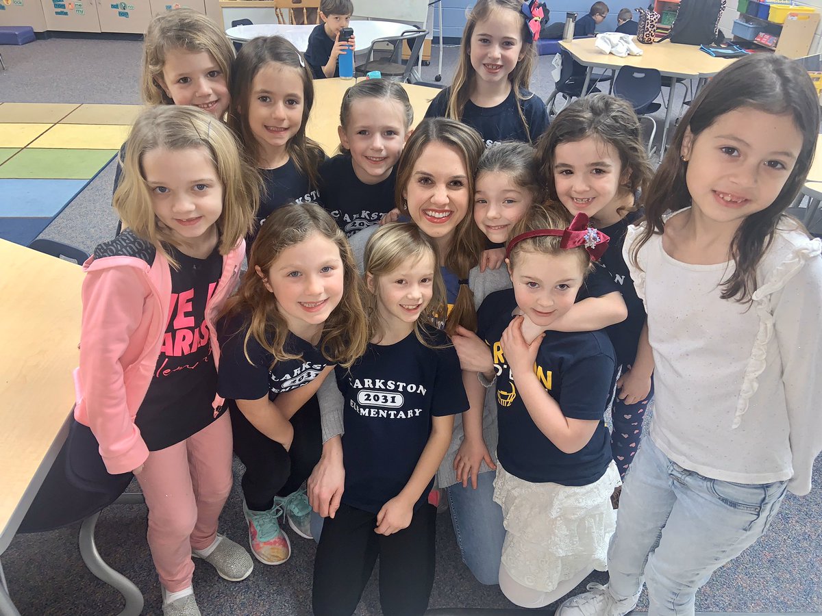 alex_wolak's tweet photo. The girls rocked spirit day!πͺπΌβπ» #team131 #cerocks #girlpower #spiritday #girlsrule https://t.co/5knKRnyOco