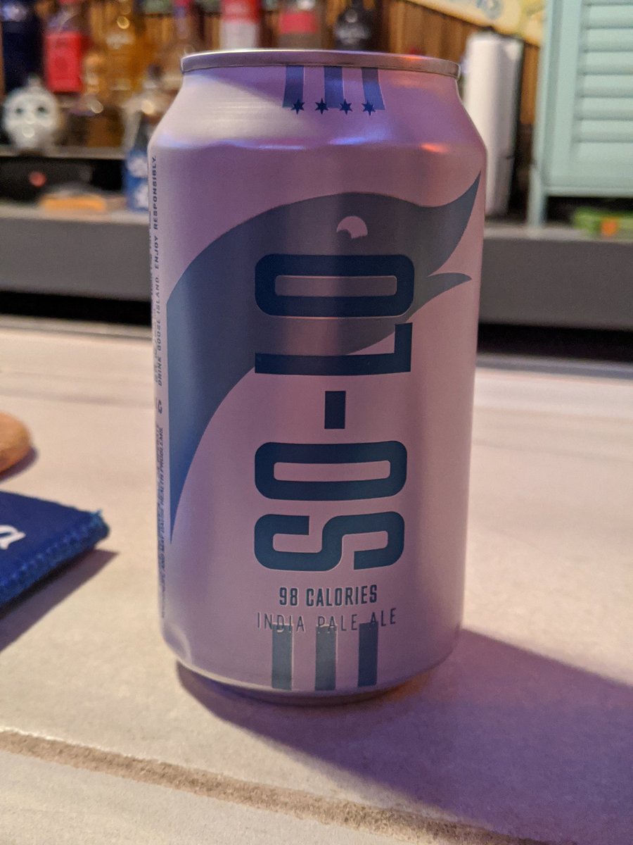 jaywux3's tweet photo. SHOUT OUT to @GooseIsland for giving me what I've been missing!   I've been dieting since July and have so missed the taste of Goose.  I wish the carbs were lower but, hey, it's an IPA😍 https://t.co/xMScaBrBPt