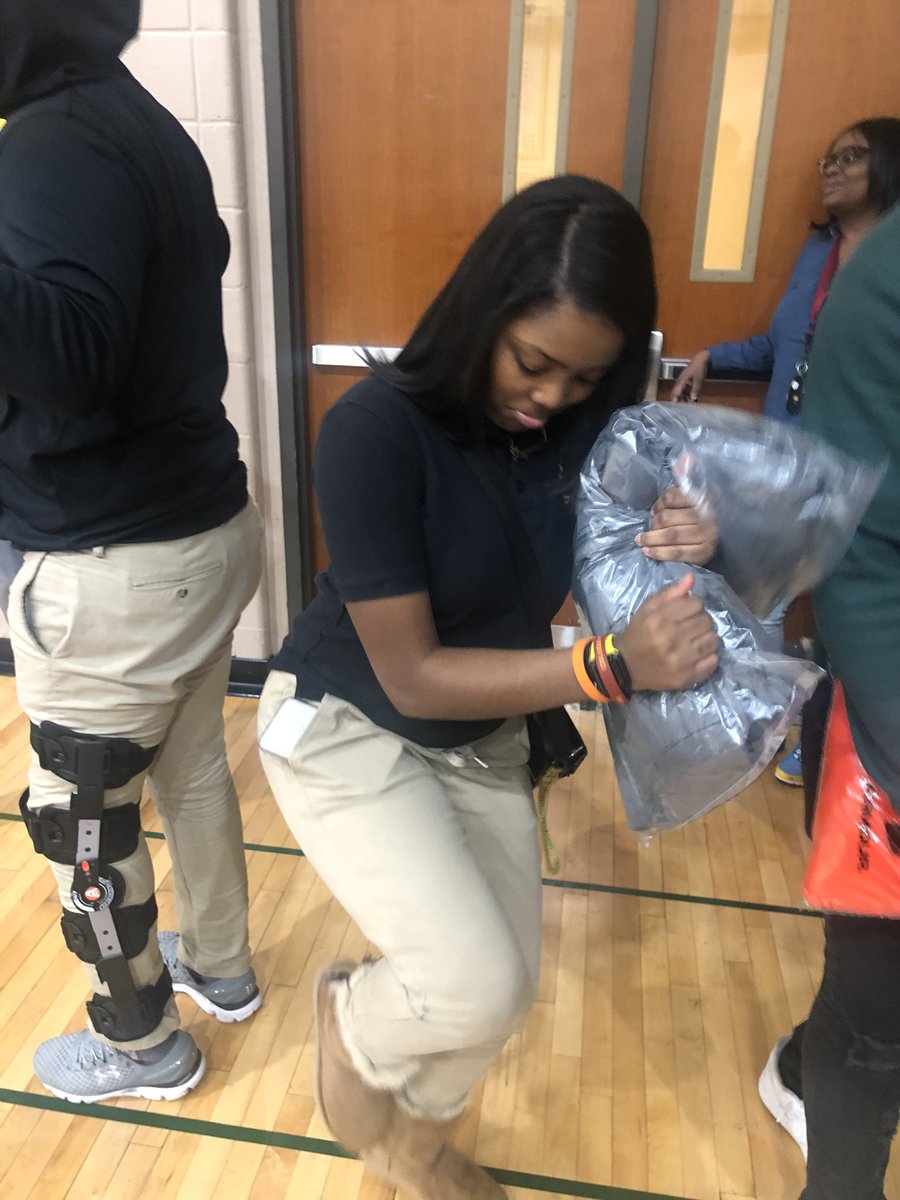 SuzieWesh's tweet photo. Laquiana is def happy about winning her @UnderArmour gear! Congrats to the @BaltCitySchools seniors who were #FAFSAflexing! πͺ
Next stop: COLLEGE! ππΎππ
Woot! Woot! https://t.co/E4rhSdYntl
