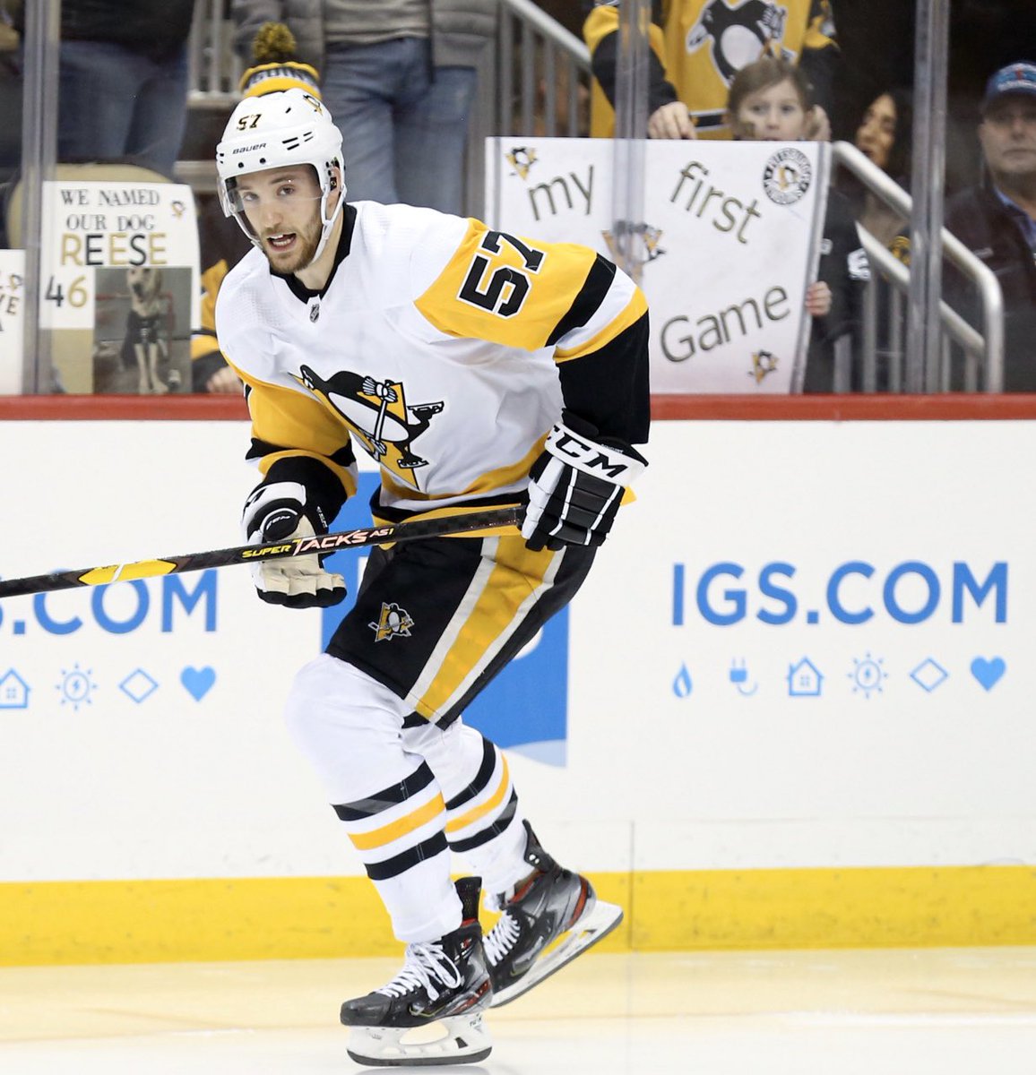 penguins's tweet photo. “My first game” https://t.co/lkYgFXctPM