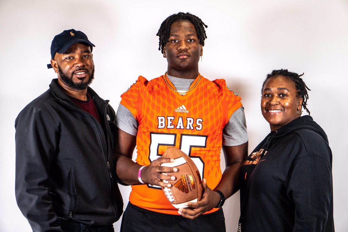 Darron L. Willis (@atl_darron55) on Twitter photo Had a great time a Mercer University today🐻🏈 <a href="/SFFootball2017/">St. Francis Football</a> <a href="/BuckFitz/">NPA/SUPERMAX 100</a> <a href="/CoachSEllis/">SUMNER ELLIS</a> Had a great time a Mercer University today🐻🏈 <a href="/SFFootball2017/">St. Francis Football</a> <a href="/BuckFitz/">NPA/SUPERMAX 100</a> <a href="/CoachSEllis/">SUMNER ELLIS</a>