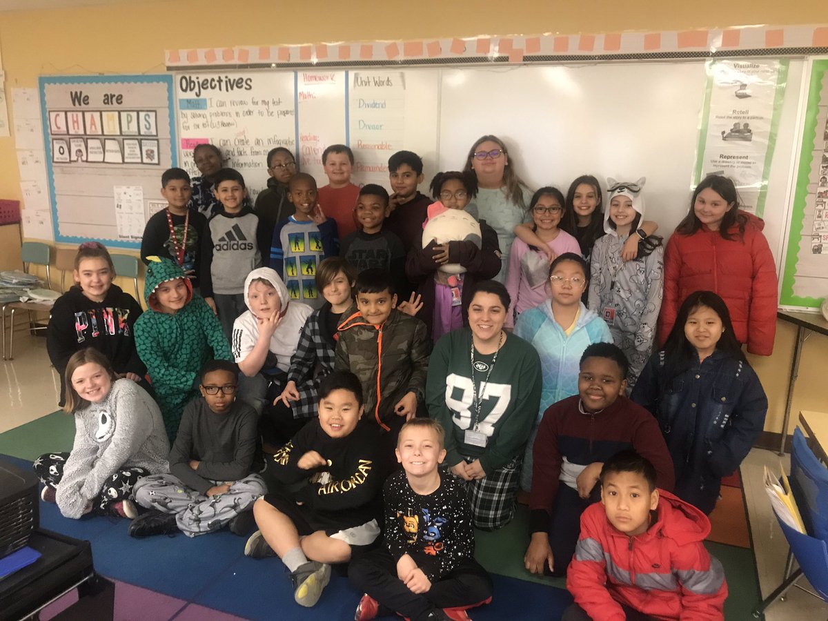 Ms. Hunt tweet media