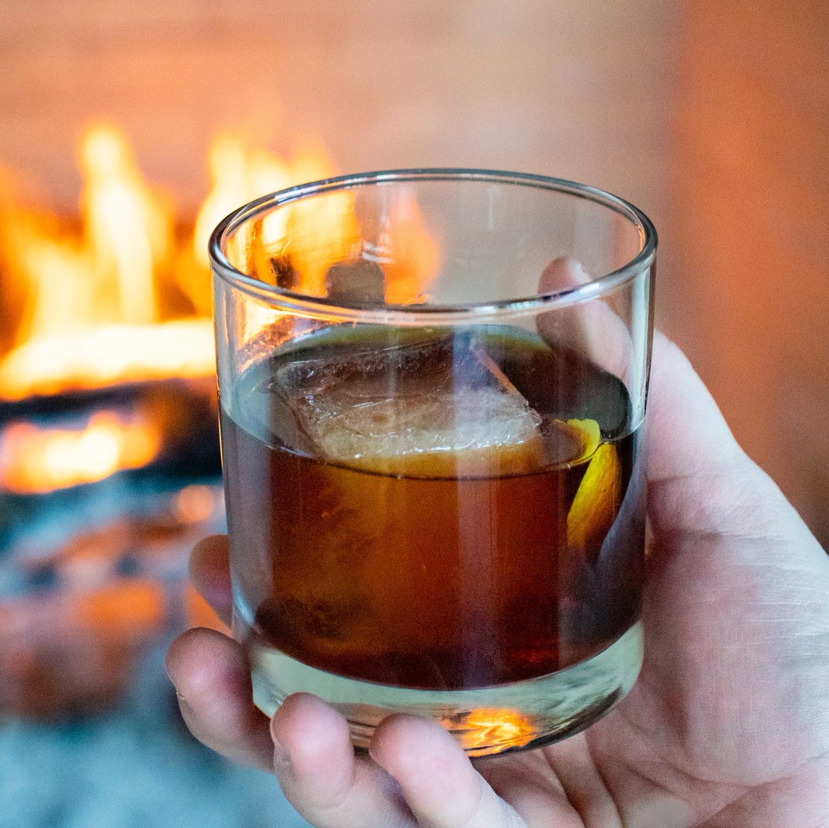 contigoaustin's tweet image. Grab a glass of something good and find someone to share it with. 🥃