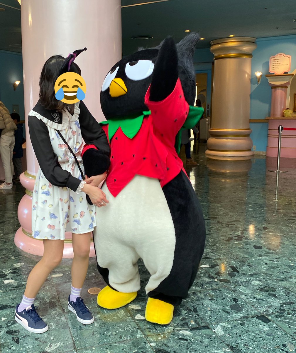 めろみ め また会えたー ばつ丸 まじゅ丸はまだ雲の上かぁー め そうだよー いいじゃん 私がいるから ば えーーー め んもう 笑 ば まじゅ丸に向かってポーズだー おーい 早く降りてこーい まーったく ばつ丸くん優しすぎる