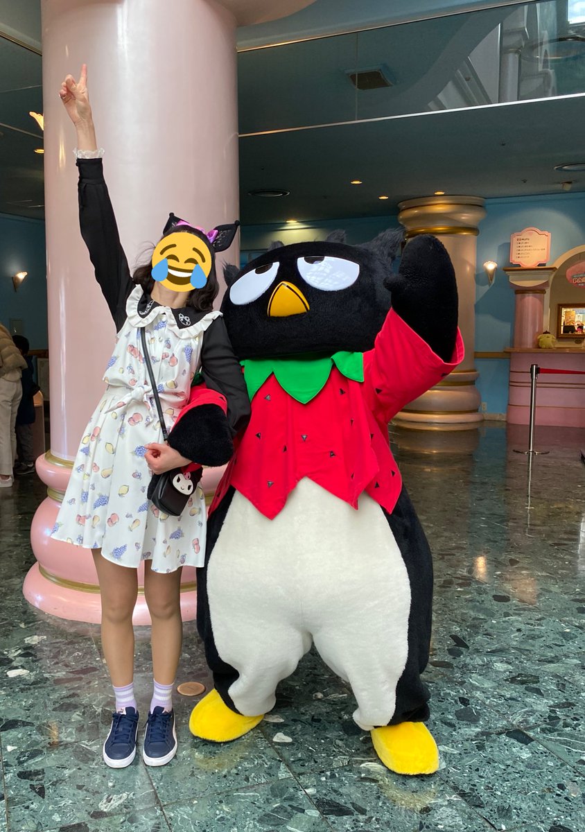 めろみ め また会えたー ばつ丸 まじゅ丸はまだ雲の上かぁー め そうだよー いいじゃん 私がいるから ば えーーー め んもう 笑 ば まじゅ丸に向かってポーズだー おーい 早く降りてこーい まーったく ばつ丸くん優しすぎる
